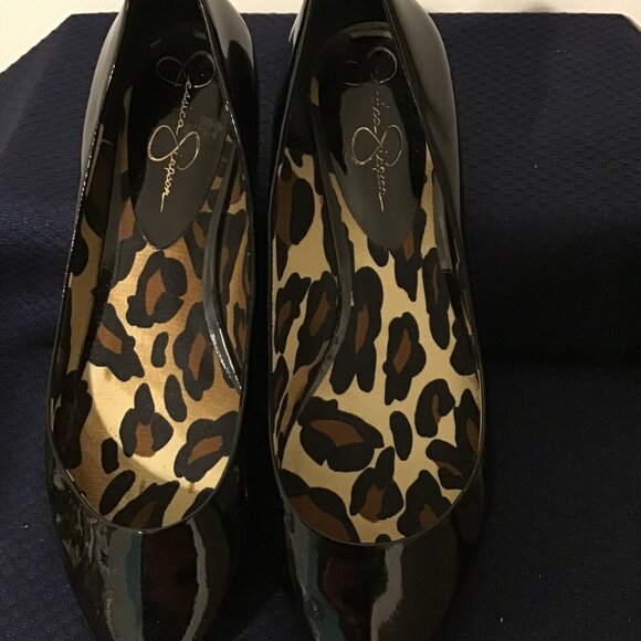 JESSICA SIMPSON ESIS Womens Black Patent Leather Pointy Toed Flat Shoes SIZE 8.5 - Picture 2 of 7